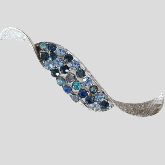Vintage CORO Blue Rhinestone Brooch Mid Century Silver Tone Metal Finish - Picture 7 of 8